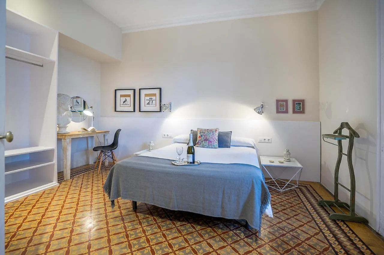 Friendly Rentals Gran Via Барселона 0*,  Испания