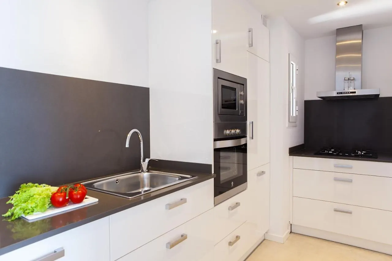 Friendly Rentals Gran Via Барселона 0*,  Испания
