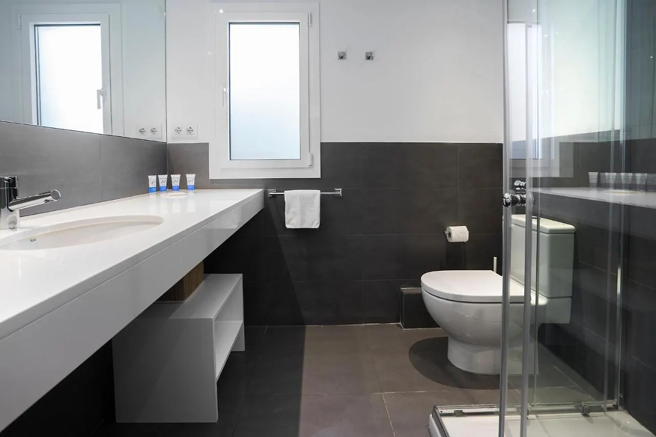 Friendly Rentals Gran Via Барселона 0*,  Испания